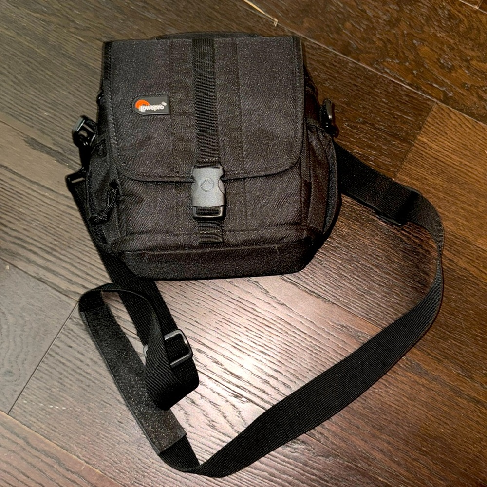 Lower pro camera case